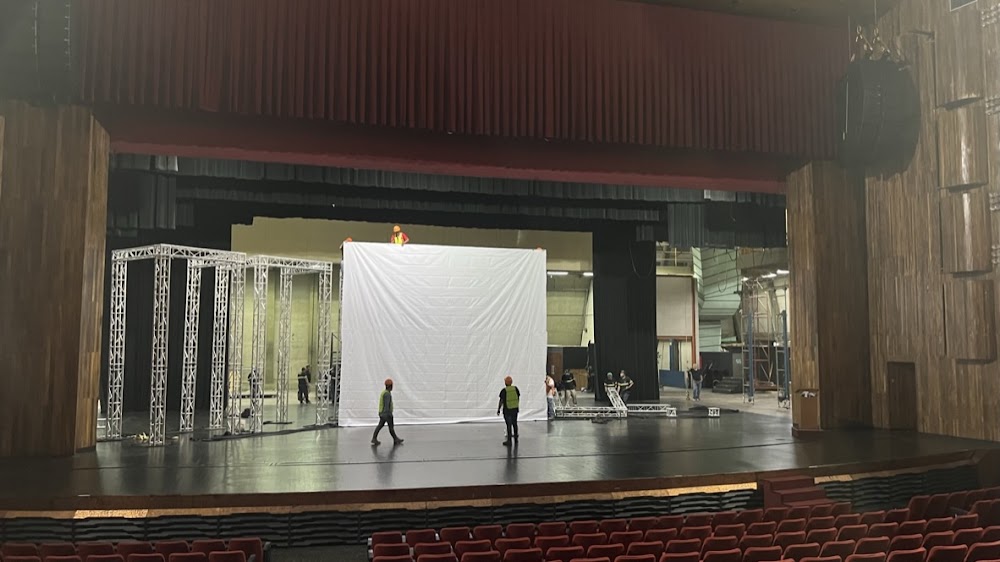 Backstage del escenario más grande de Meiraki en Teatro Nacional Guatemala