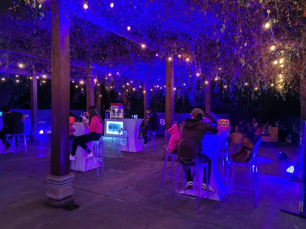 Activación de marca Noche de Luna para Banco Industrial