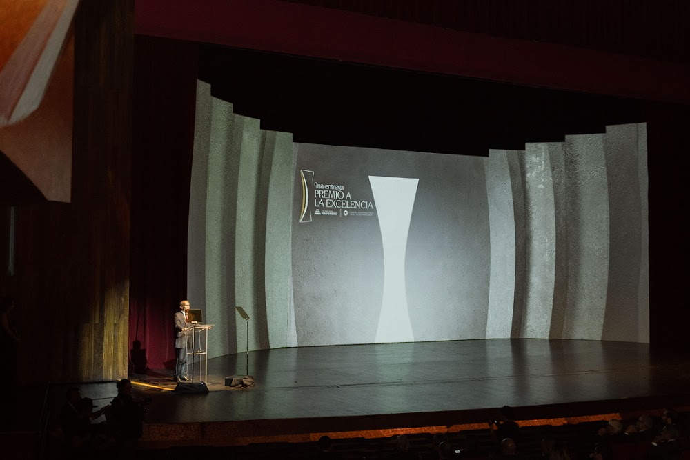 Ceremonia de entrega del Premio a la Excelencia de Cementos Progreso Guatemala
