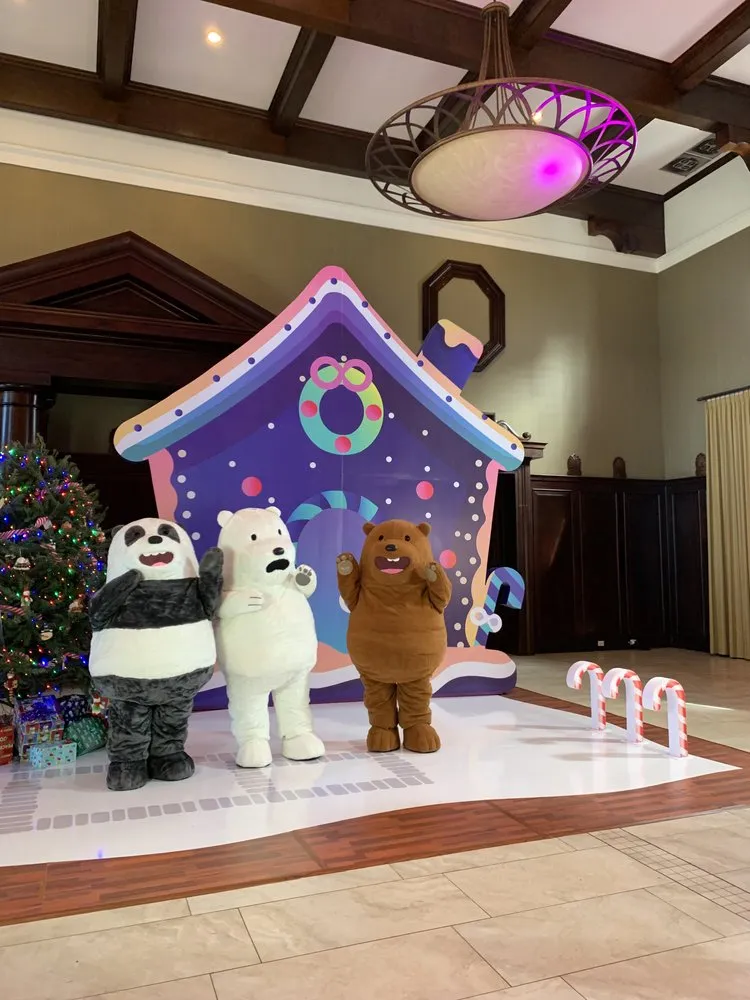 Evento navideño con personajes